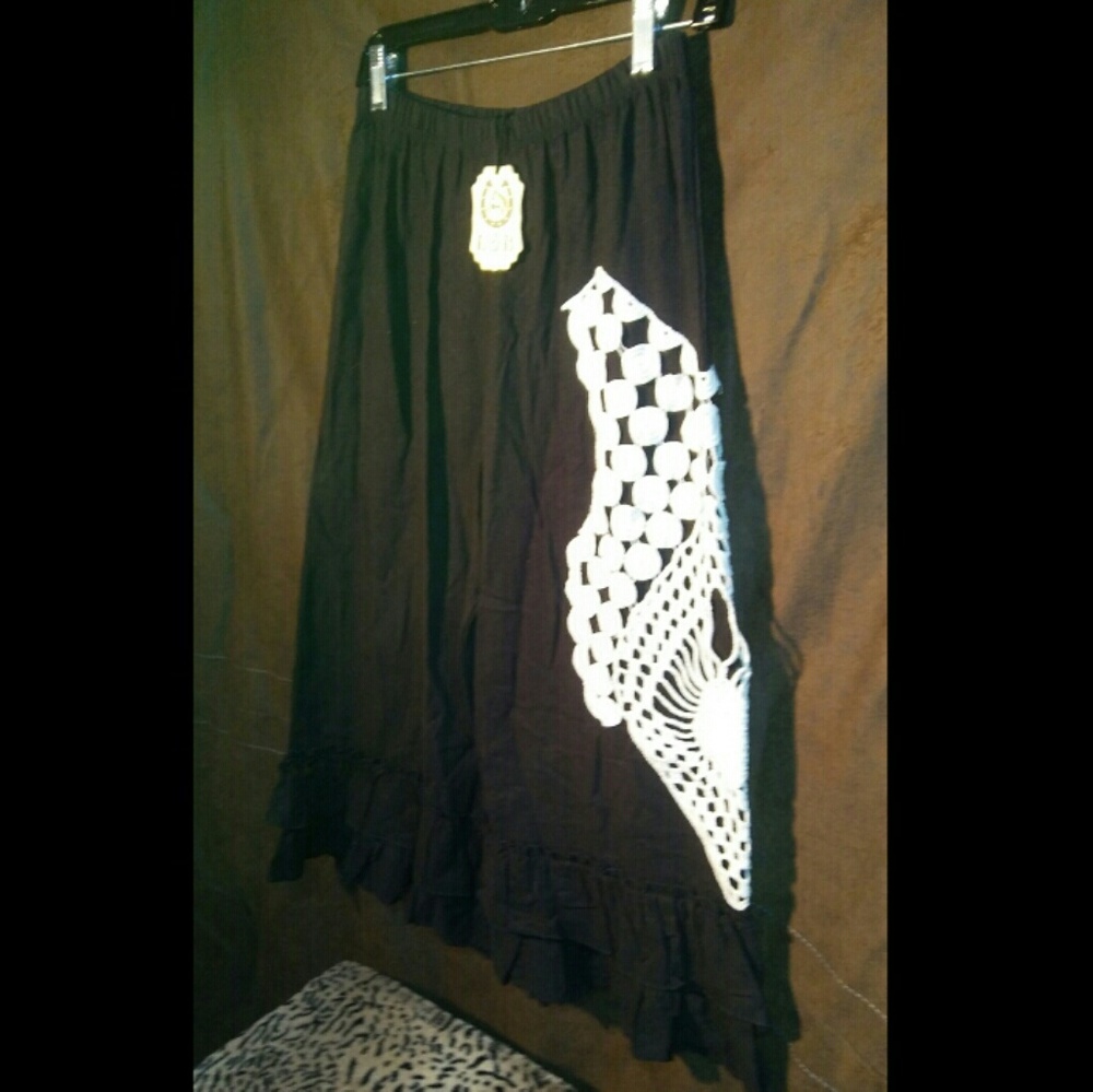 L&B Black Wide leg Capri